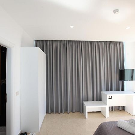 Nika Hotel Саранде Екстериор снимка