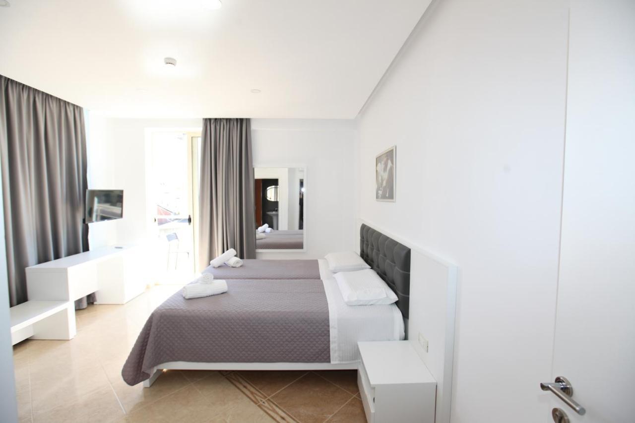 Nika Hotel Саранде Екстериор снимка