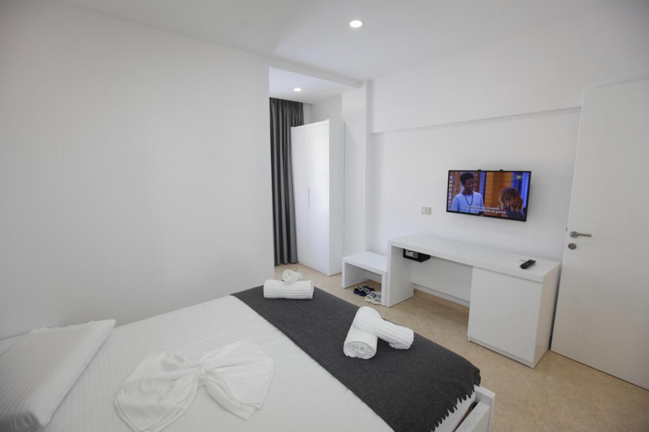 Nika Hotel Саранде Екстериор снимка