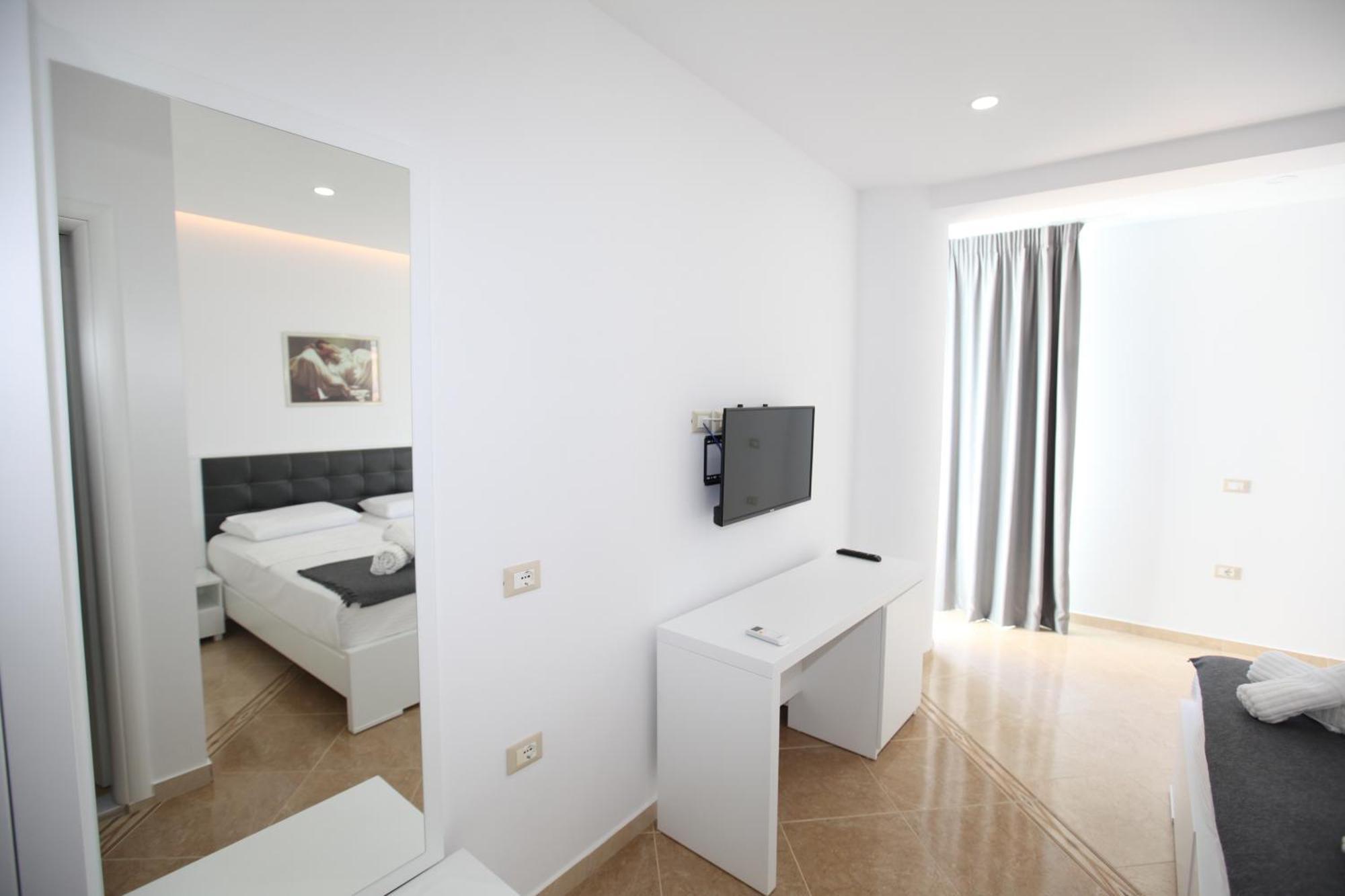 Nika Hotel Саранде Екстериор снимка