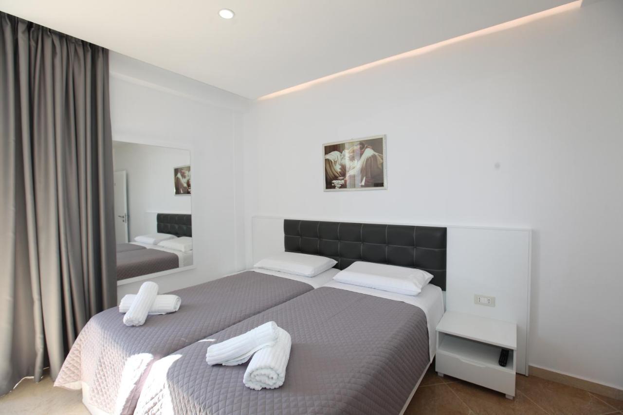 Nika Hotel Саранде Екстериор снимка