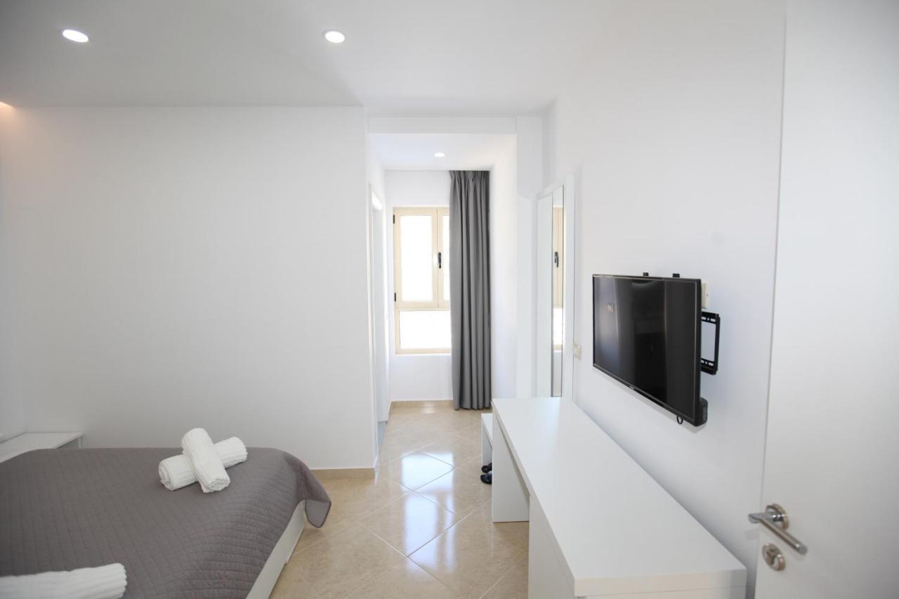 Nika Hotel Саранде Екстериор снимка