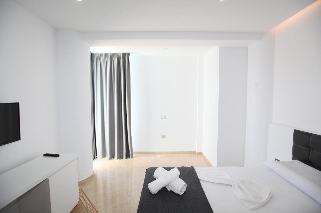 Nika Hotel Саранде Екстериор снимка