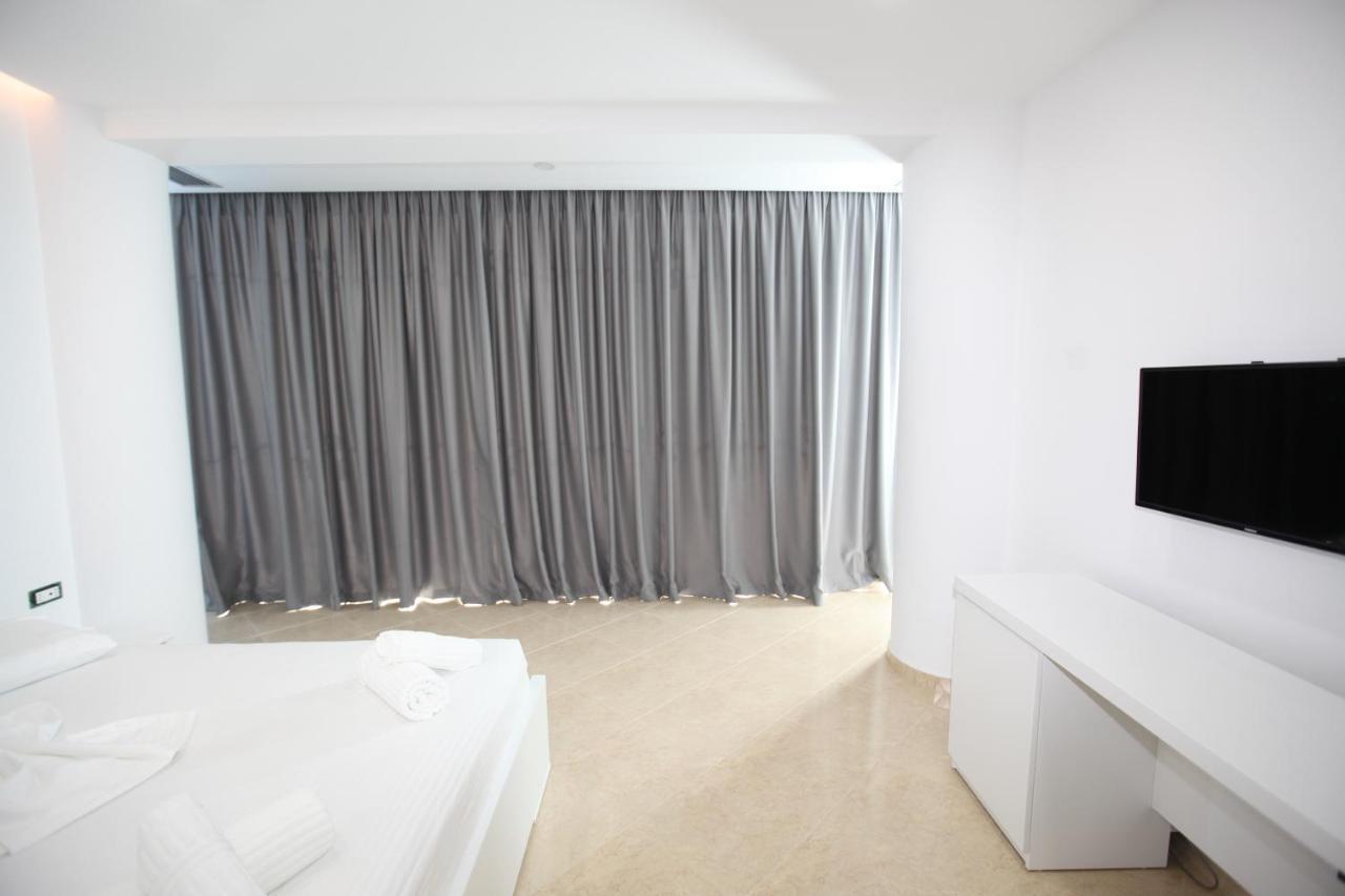 Nika Hotel Саранде Екстериор снимка
