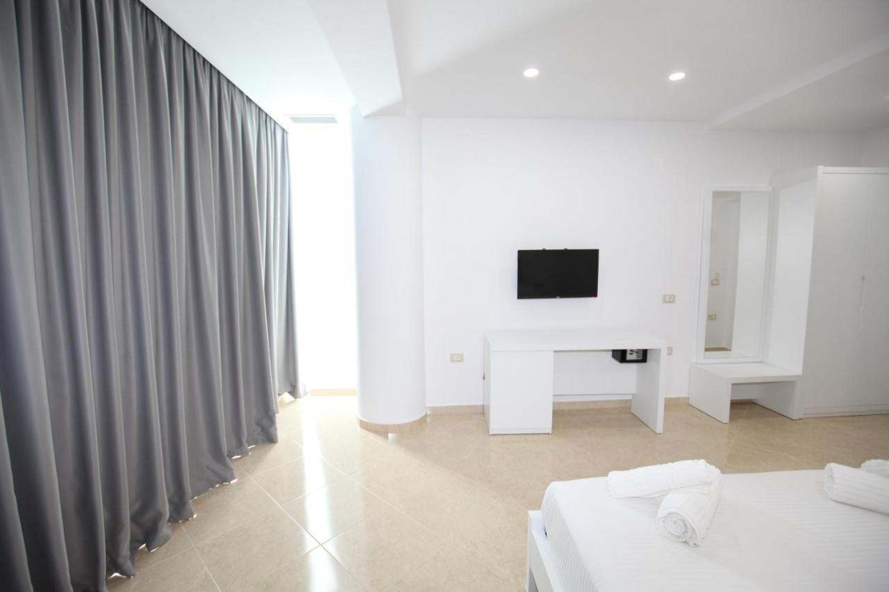 Nika Hotel Саранде Екстериор снимка