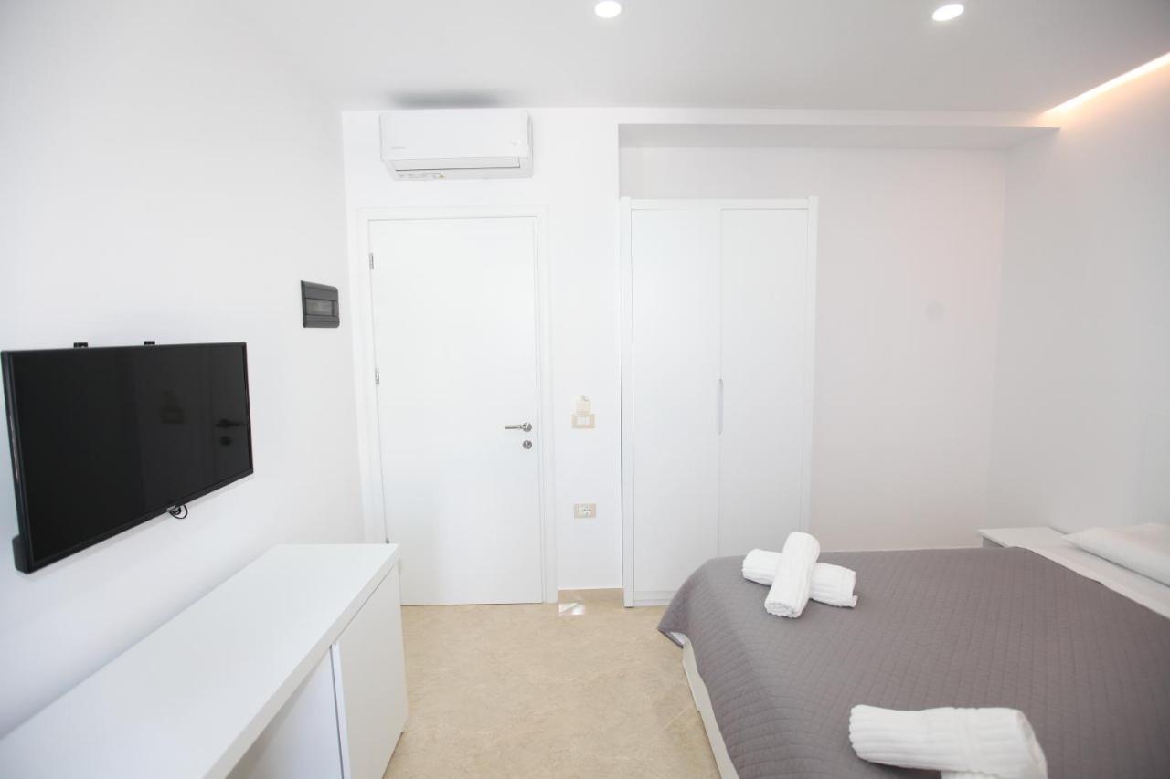 Nika Hotel Саранде Екстериор снимка