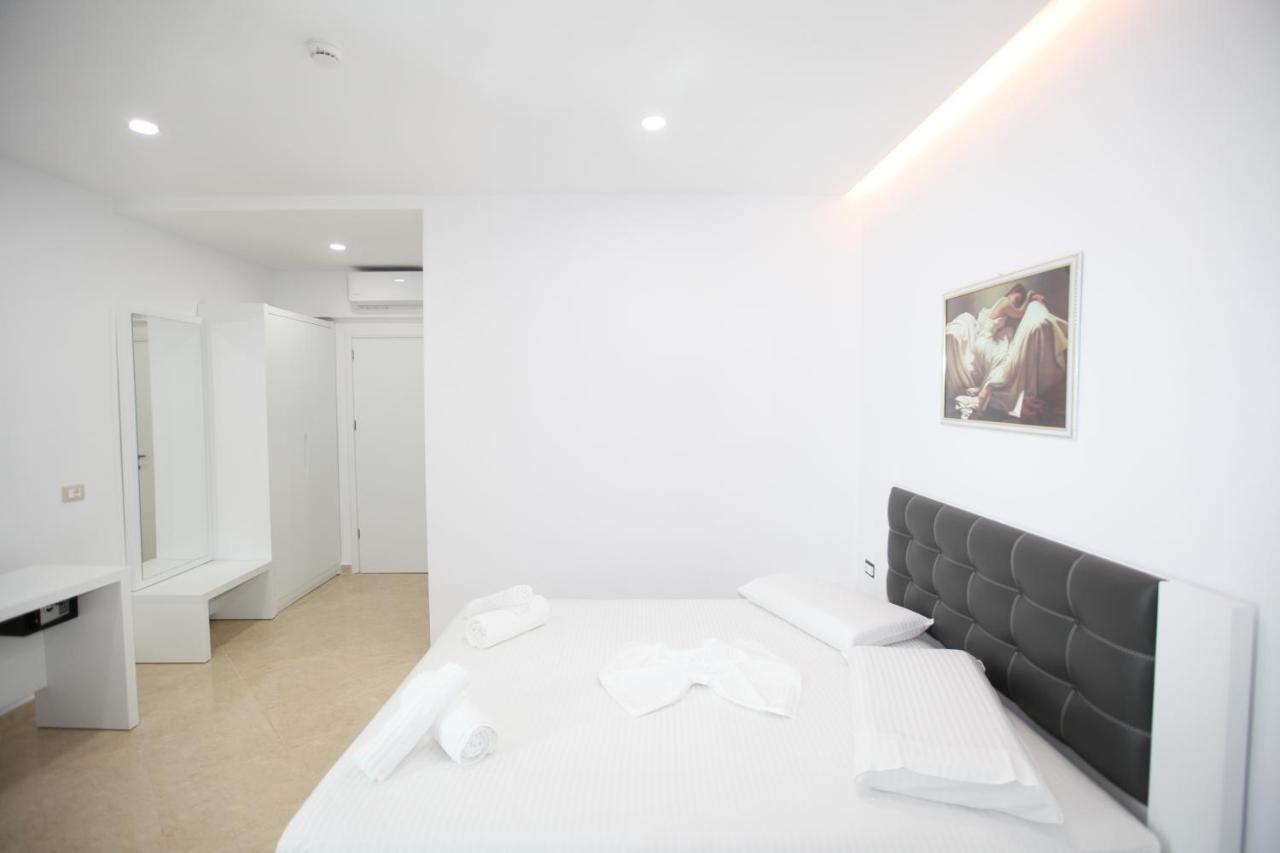 Nika Hotel Саранде Екстериор снимка