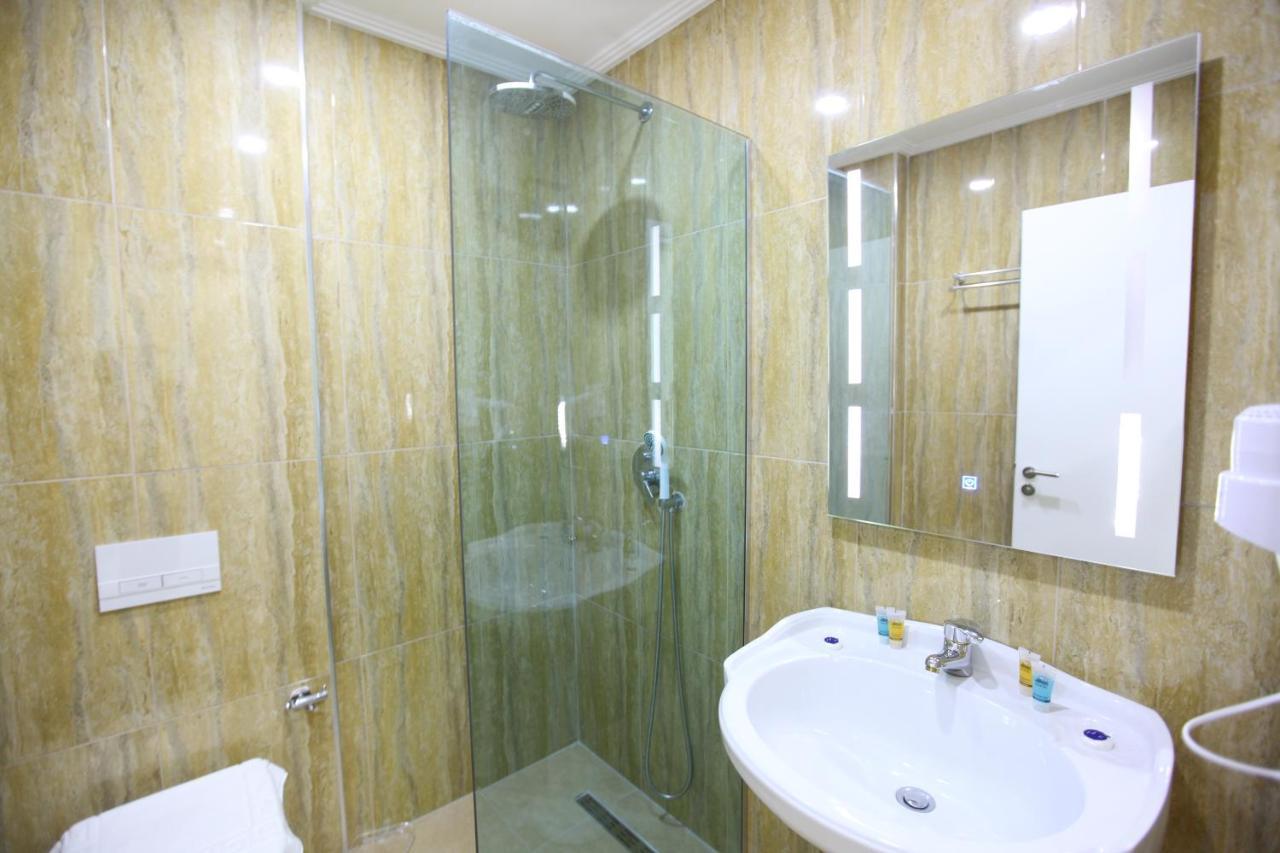 Nika Hotel Саранде Екстериор снимка