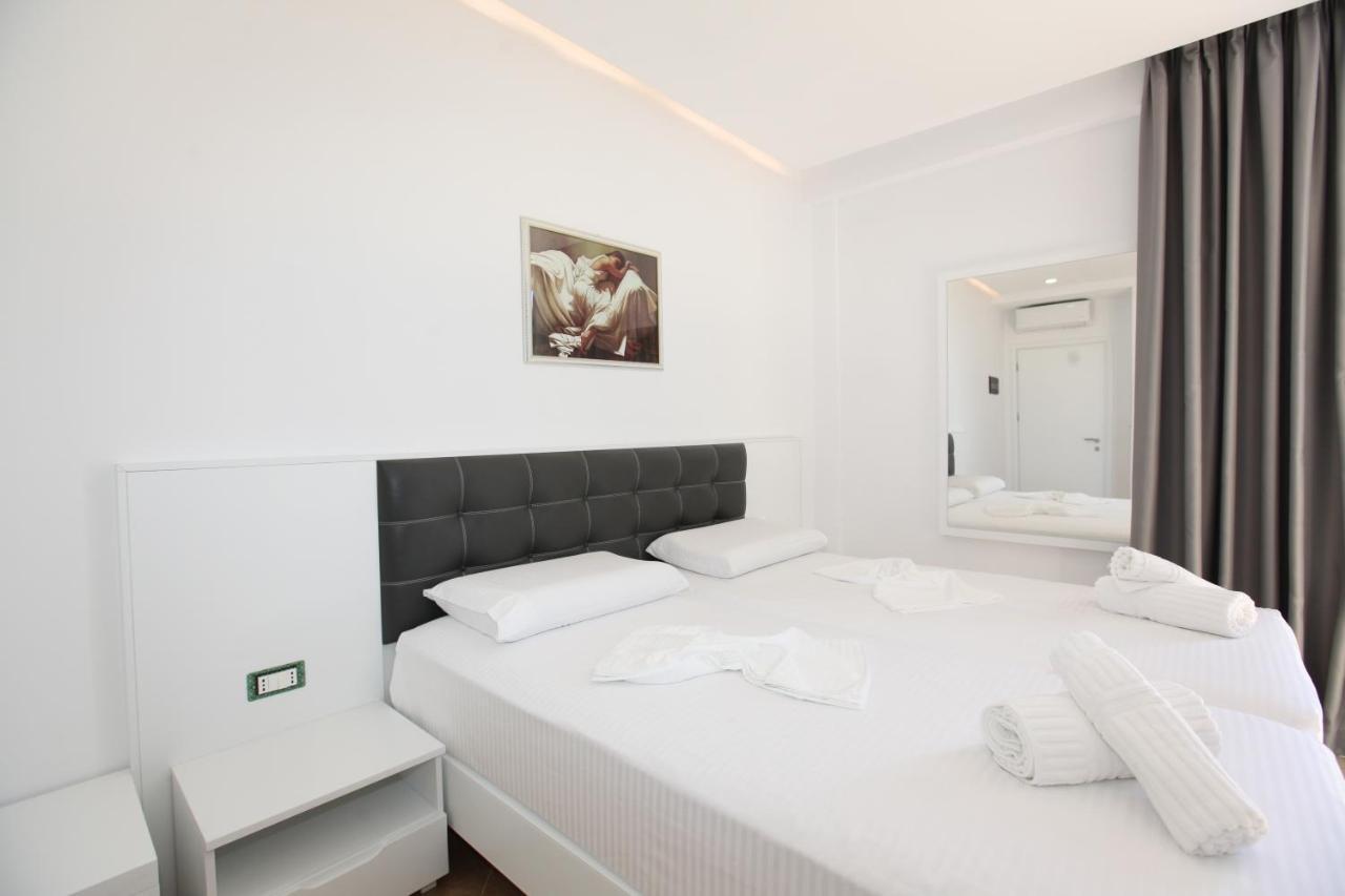 Nika Hotel Саранде Екстериор снимка